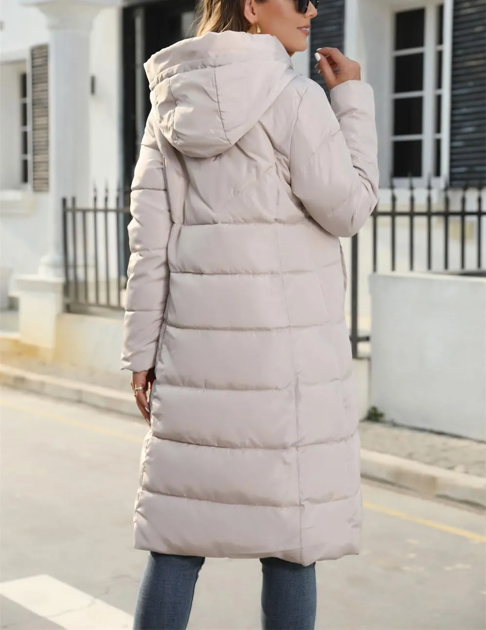chouyatou Women's Winter Hooded Long Quilted Puffer Trench Coat Zip Up Padded Puffy Down Jacket Outerwear