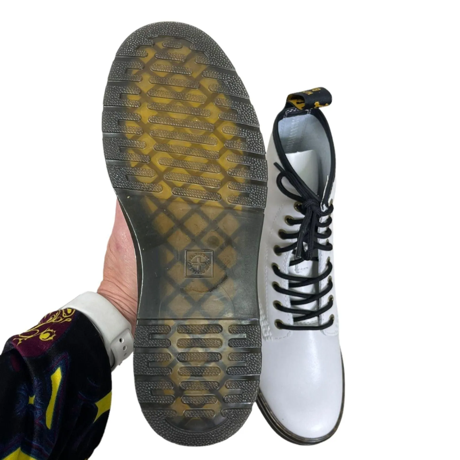 Dr Martens Zavala 8 Eyelet Combat Lace up Leather Boots Size 9
