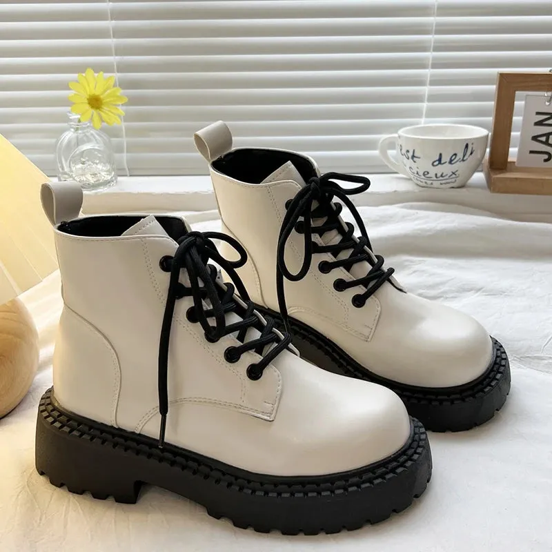 E-Girl Combat-Boots in Schwarz für Deinen Look