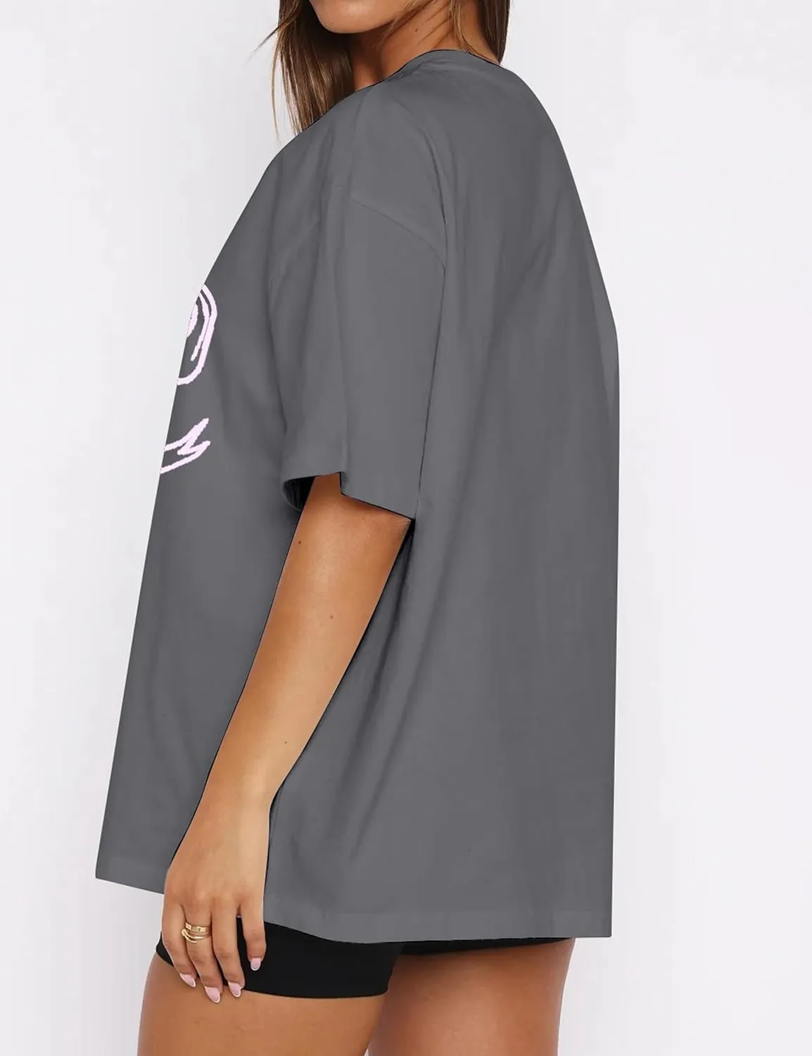 MISSACTIVER Women’s Oversized Bow Graphic T-Shirt Drop Shoulder Short Sleeve Graphics Tee Shirt Casual Outfit Going Out Top