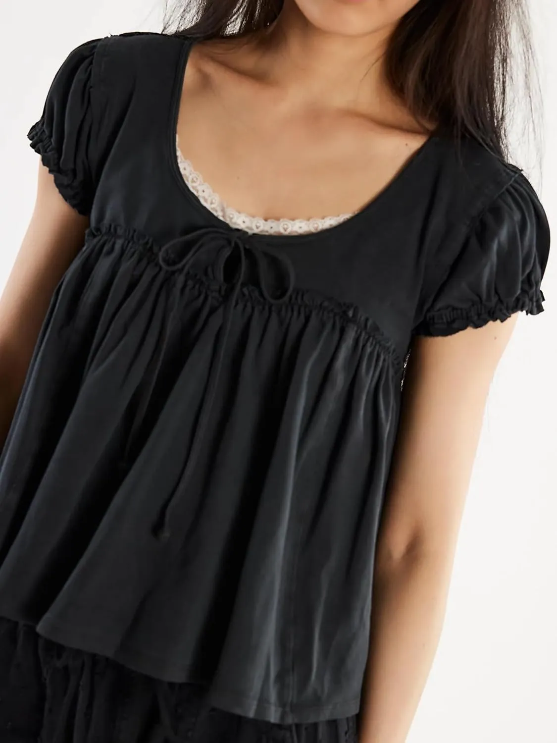 Women Ruffle Tie Front Babydoll Tops Summer Flowy Short Sleeve Peplum Top Boho Y2k Loose Fit Going Out Peasant Blouse