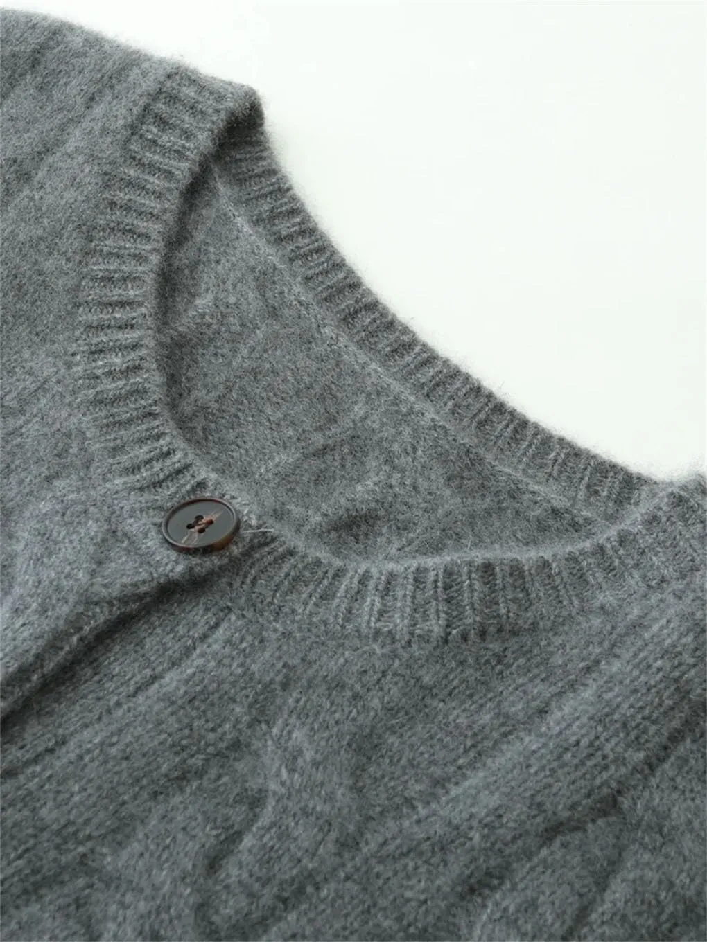 Women's Cashmere Sweater O-Neck Cable Knit Cardigan Knitwear Thickened Soft Coat Tops